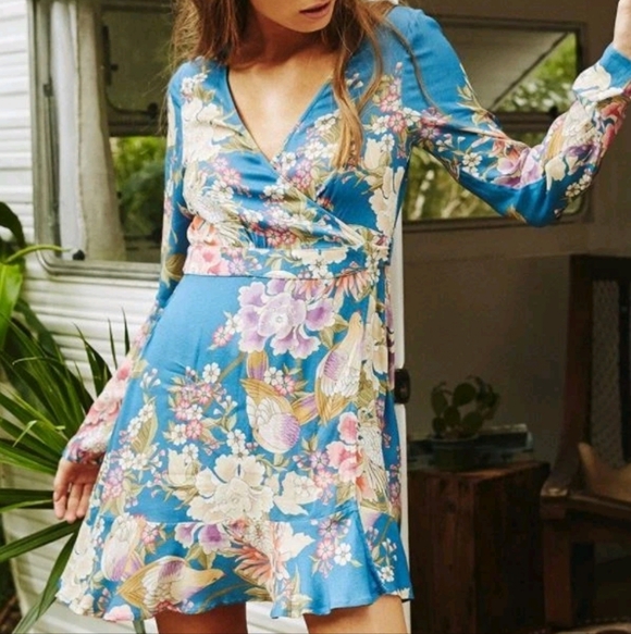 Spell & The Gypsy Blue Skies Floral Print Wrap Mini Boho Dress M - Picture 2 of 6